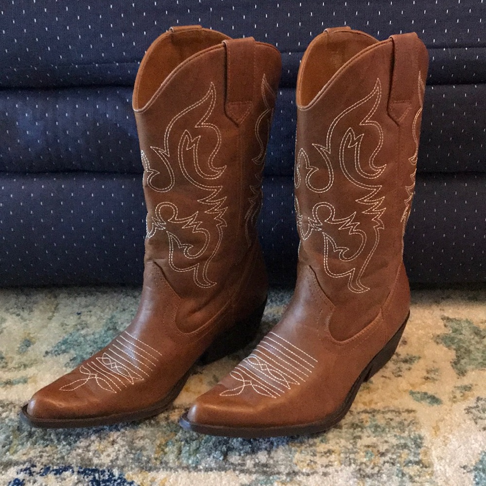 ❌SOLD❌LEI brown embroidered cowboy boots